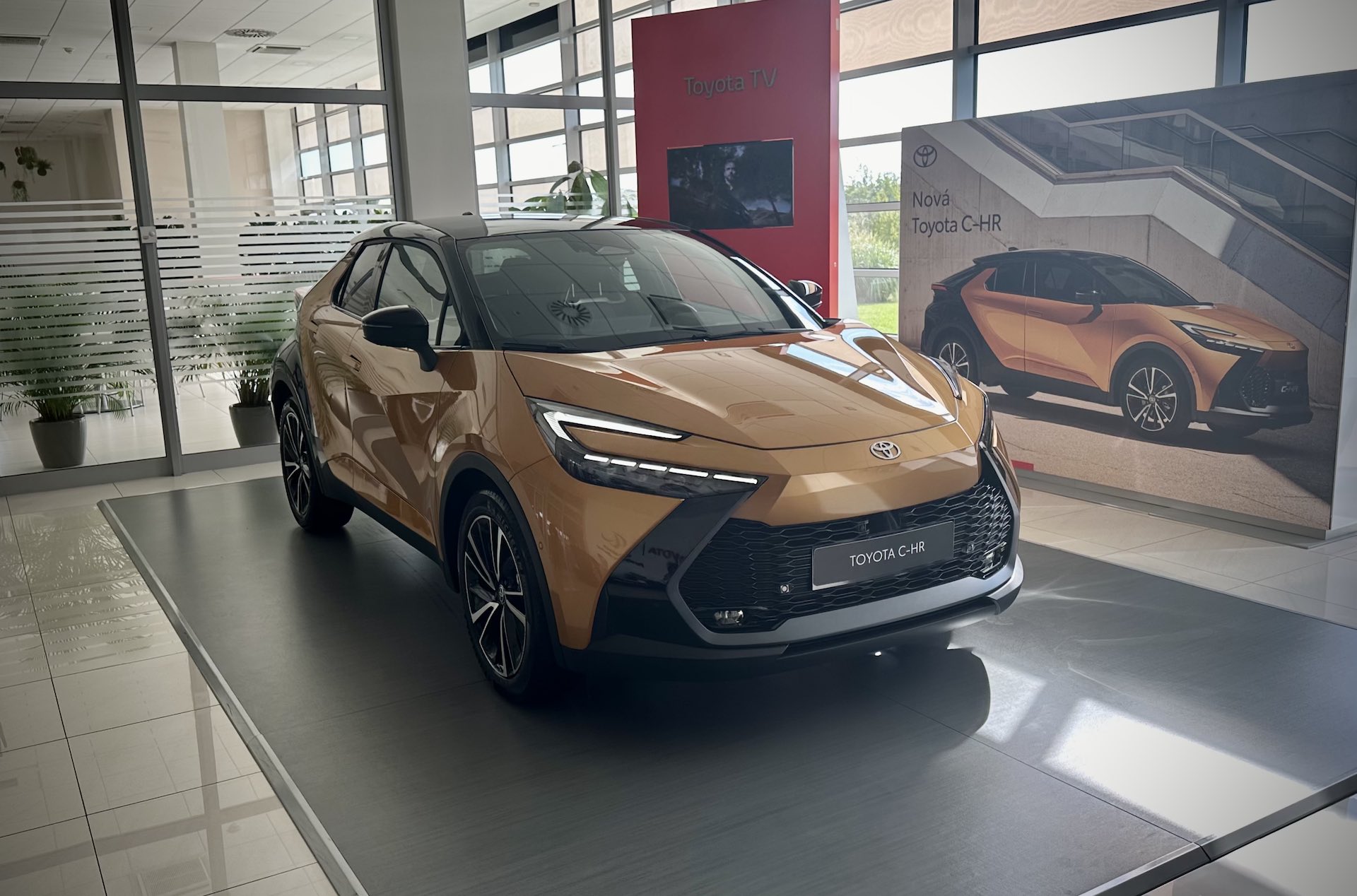 Il nuovo Toyota C-HR è in Repubblica Ceca: il nuovo modello continua una tradizione di successo