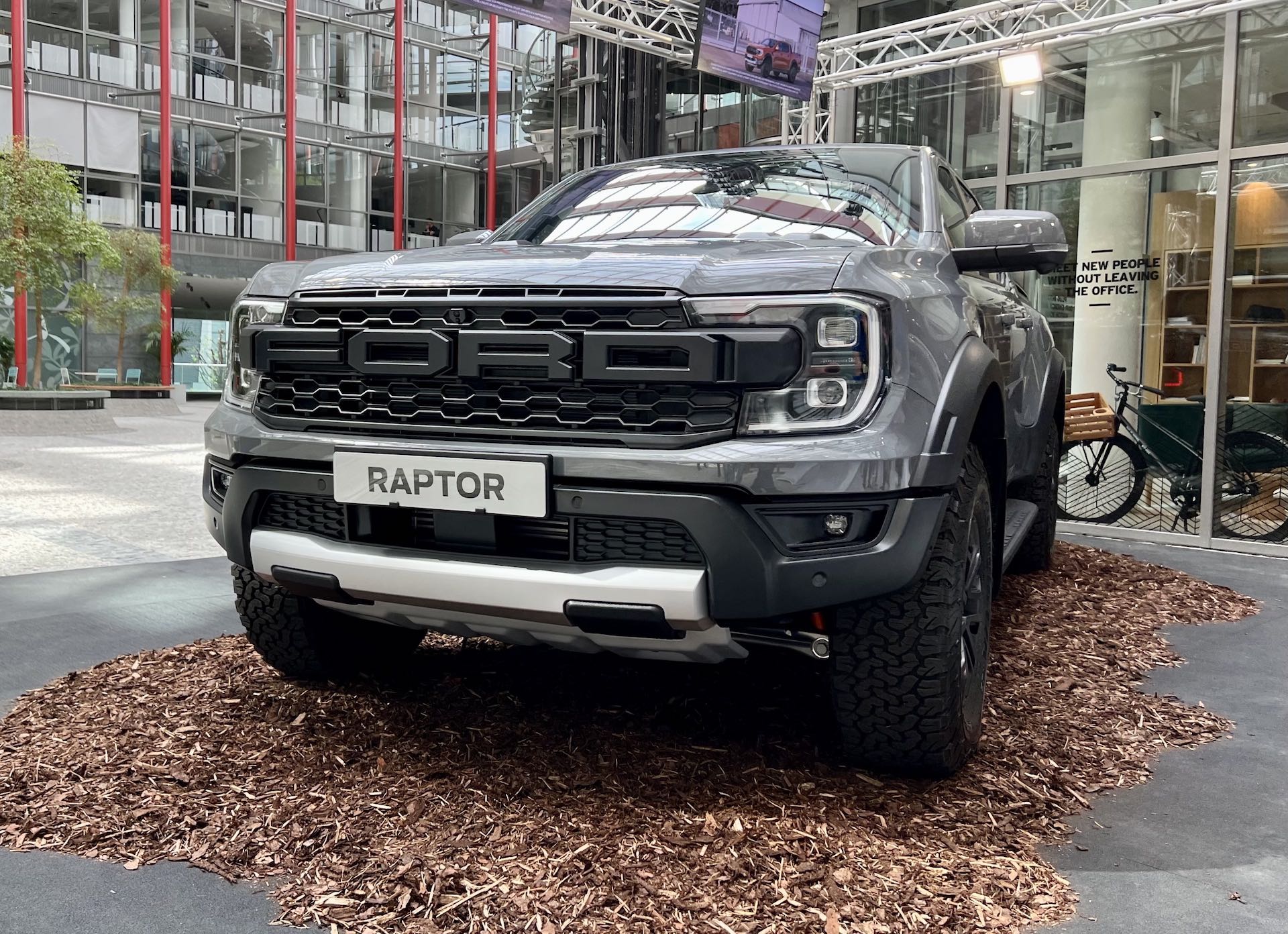 Ford porta in Repubblica Ceca la prima unità della nuova generazione di Ranger Raptor e dà il via agli ordini